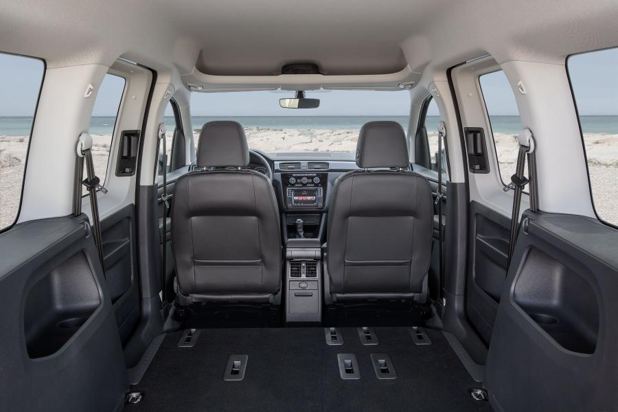  Volkswagen Caddy Highline 2015 года  (фото 18 из 19)